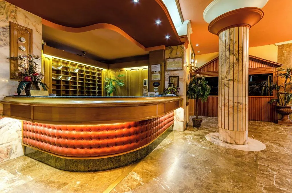 Lobby, Zodiaco, Andalucia
