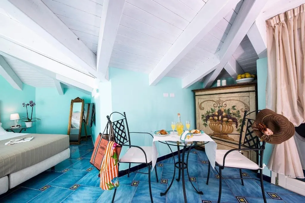 Room, B B Villa Fabiana, Naples