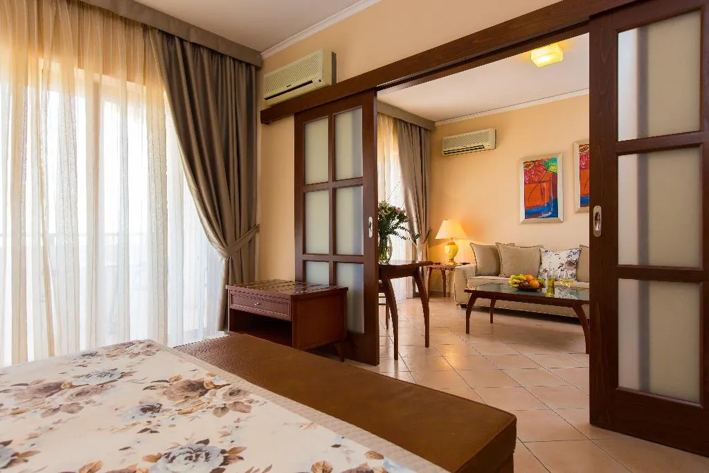 SUITE SIDE SEA VIEW Room, Theartemis Palace, Crete