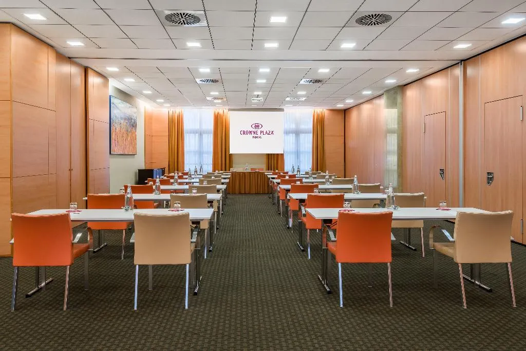 Conferences, Crowne Plaza Padova, Venice