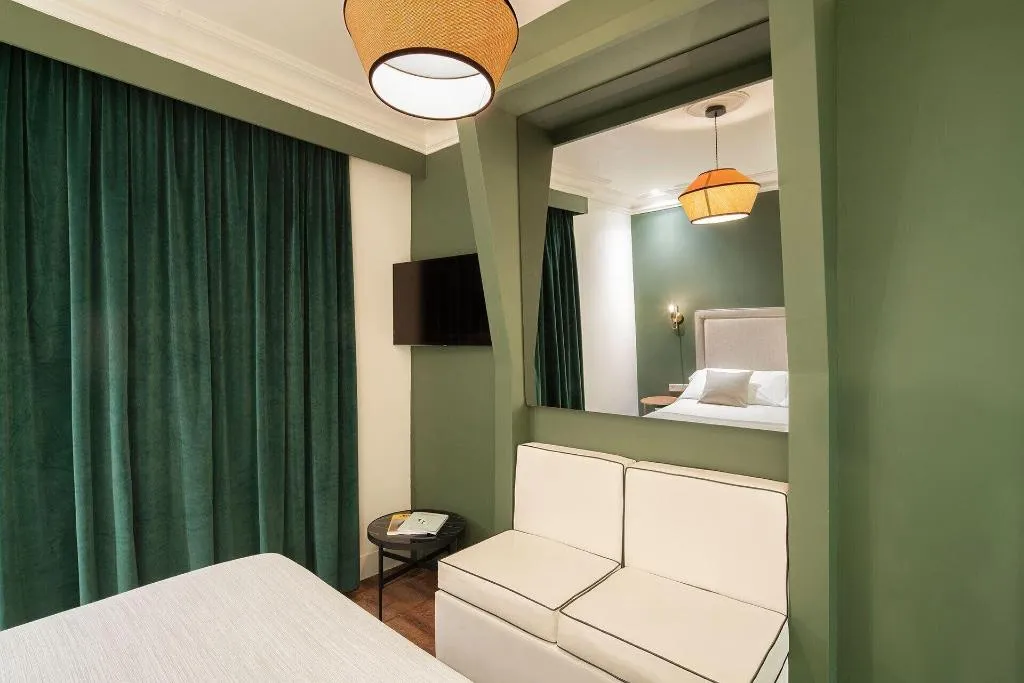 Room, H. Regas, Barcelona