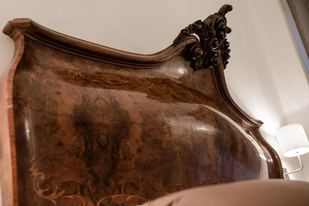 Room, Desiderio Di Roma, Naples