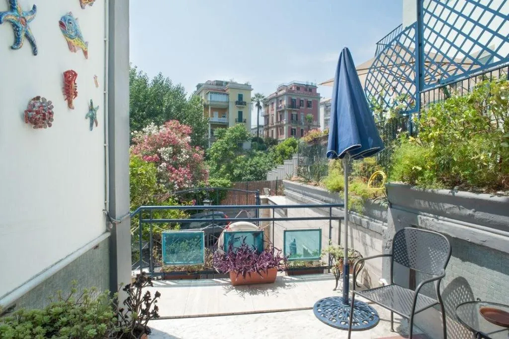 Room, B&B La Nave, Naples