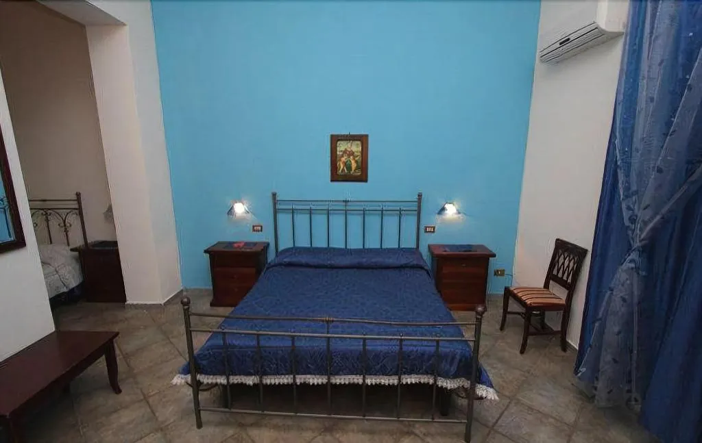 Room, Concordia, Palermo