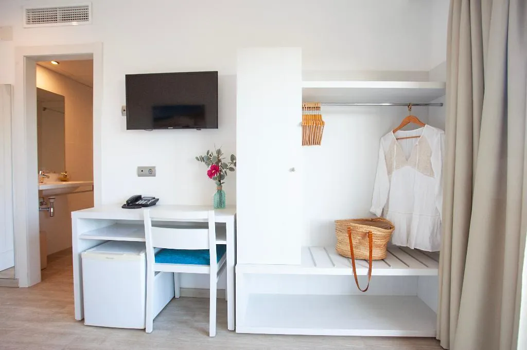 TRIPLE STANDARD Room, Hotel Rosales Formentera, Ibiza