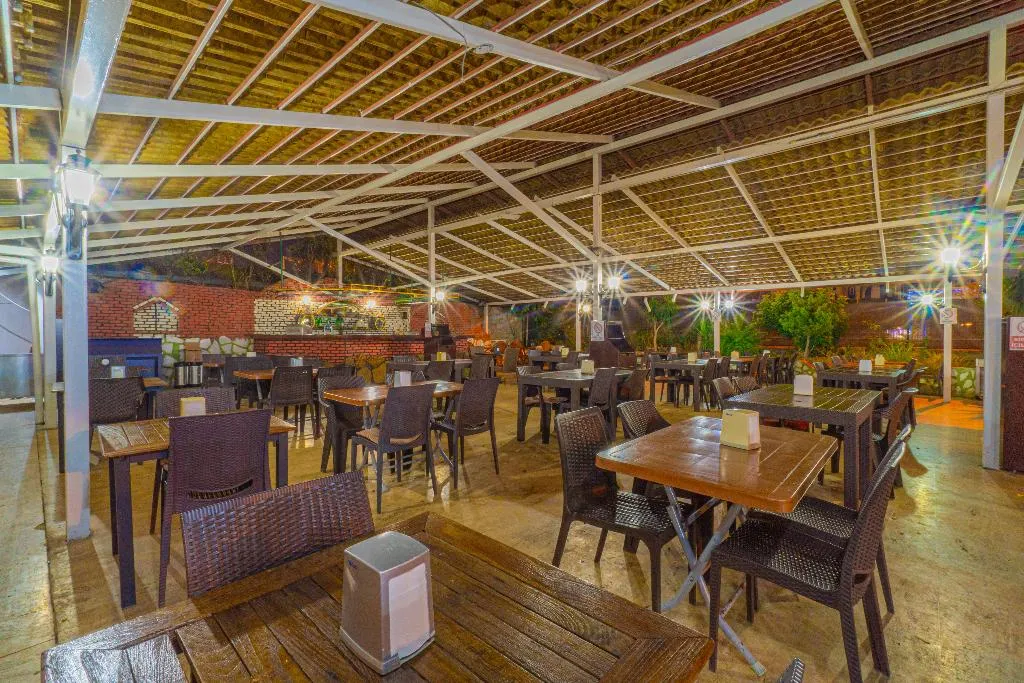 Restaurant, Grand Bahama Beach Hotel, Antalya