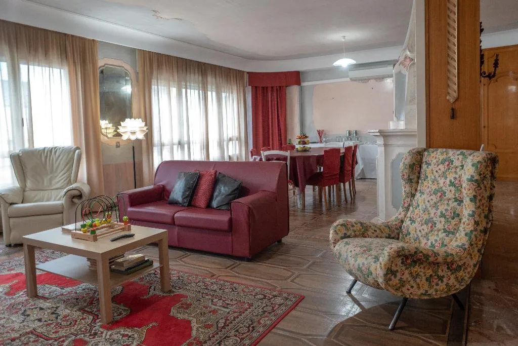 Lobby, Guest House Train Station, Venice