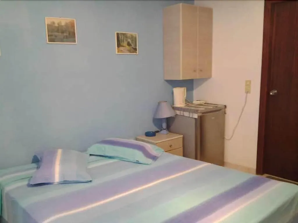 Room, Windy Place, Crete