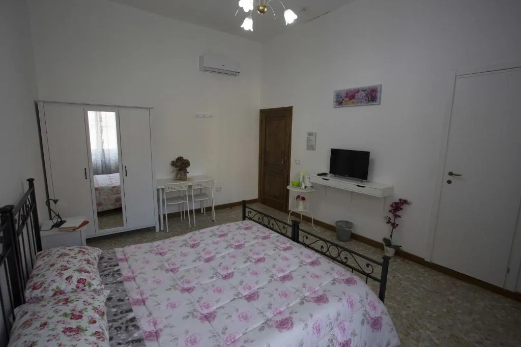 Room, Dimora Del Magnifico, Florence