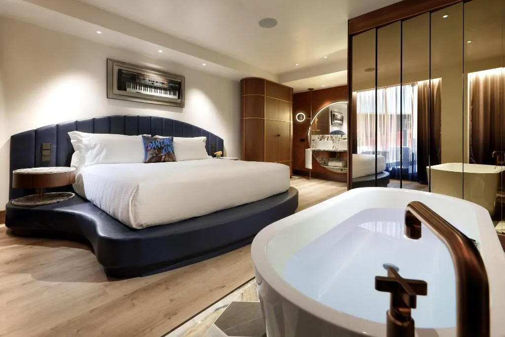 Room, Hard Rock Hotel Madrid, Madrid