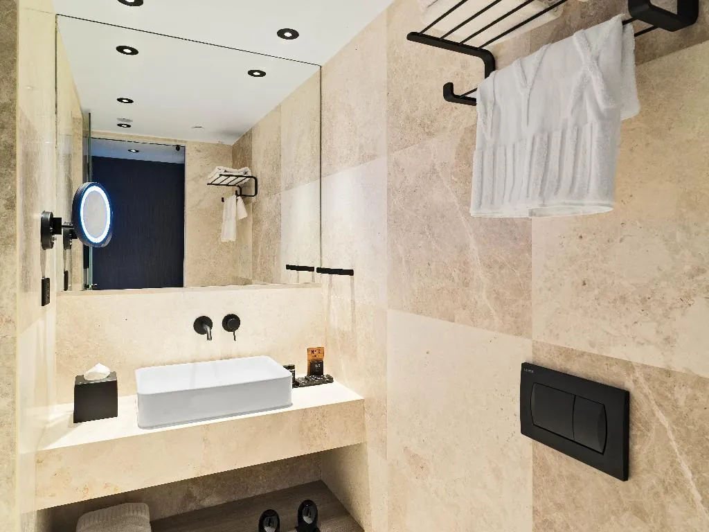 SUITE EXECUTIVE SEA VIEW Room, NYX Hotel Limassol, Cyprus