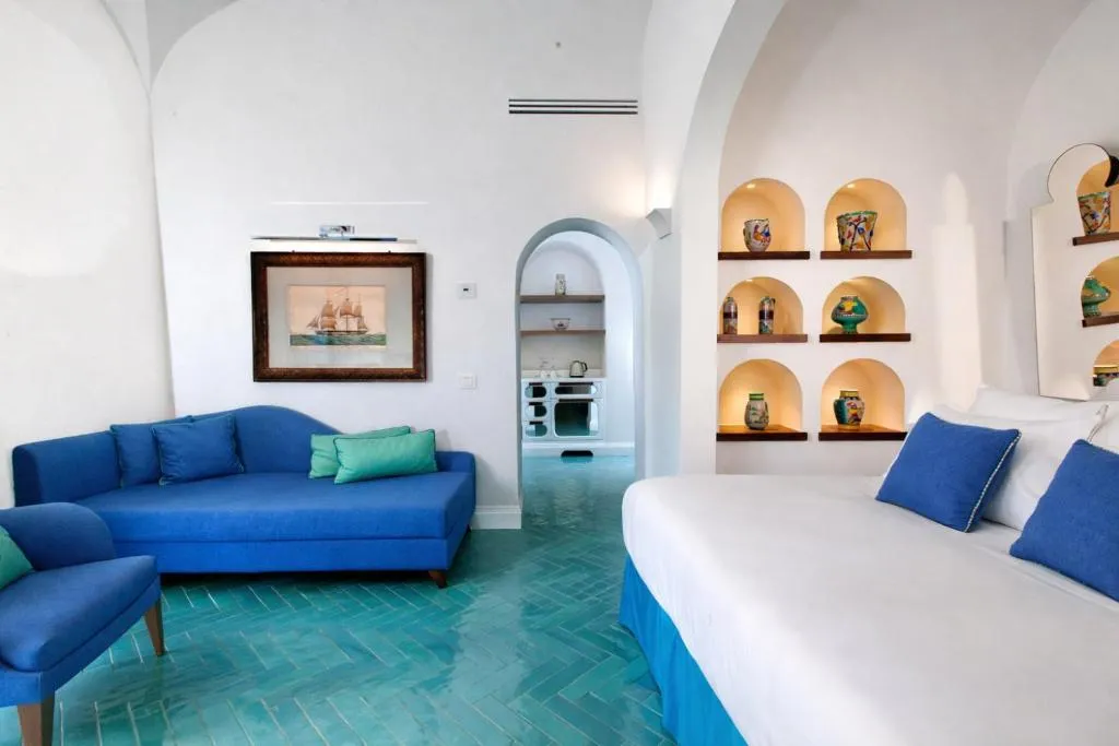 JUNIOR SUITE SIDE SEA VIEW Room, Grand Hotel Europa Palace, Naples