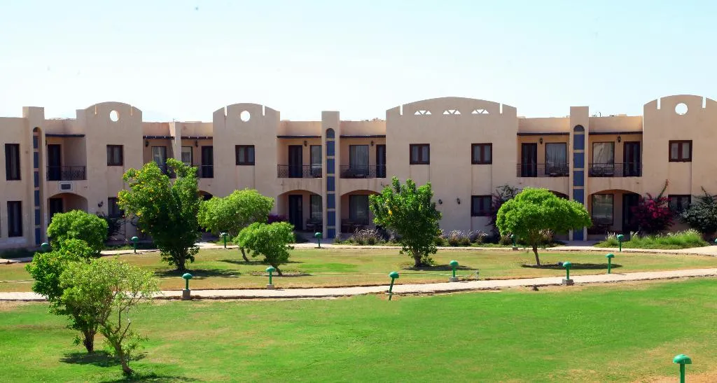 FAMILY ROOM POOL VIEW Room, Magawish Village & Resort, Red Sea Riviera