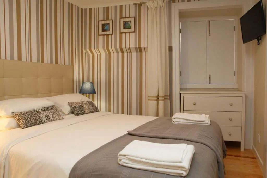 Room, Flores Guest House, Lisbon