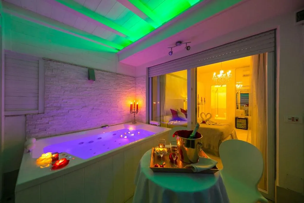 Room, Suites Roma Tiburtina, Rome