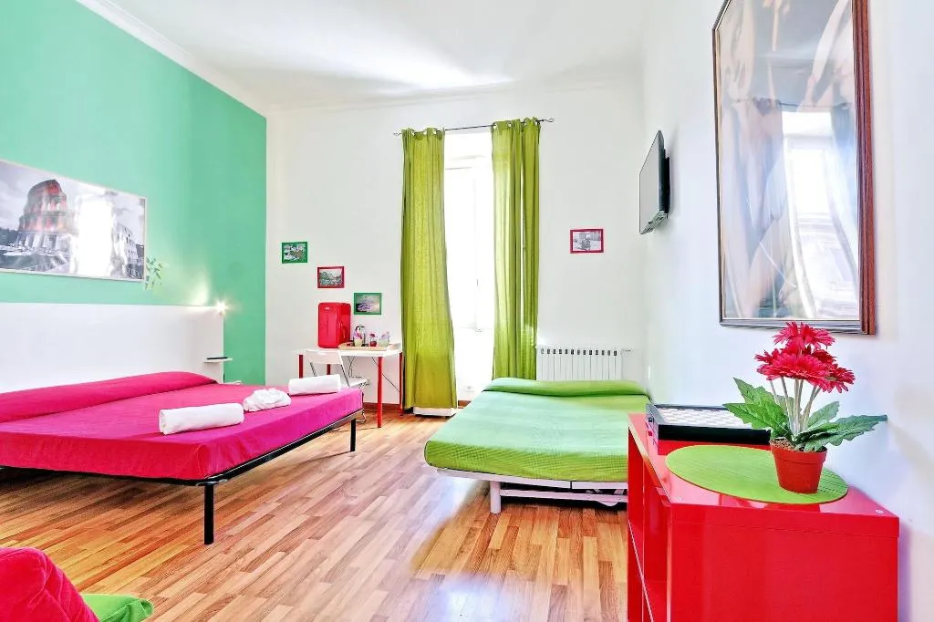 Room, Lucky Domus, Naples