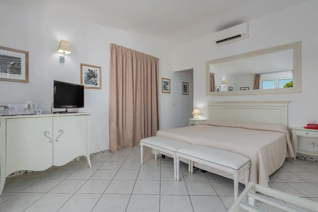 DOUBLE DELUXE SEA VIEW Room, The Pelican Beach Resort & Spa - Adults Only, Olbia
