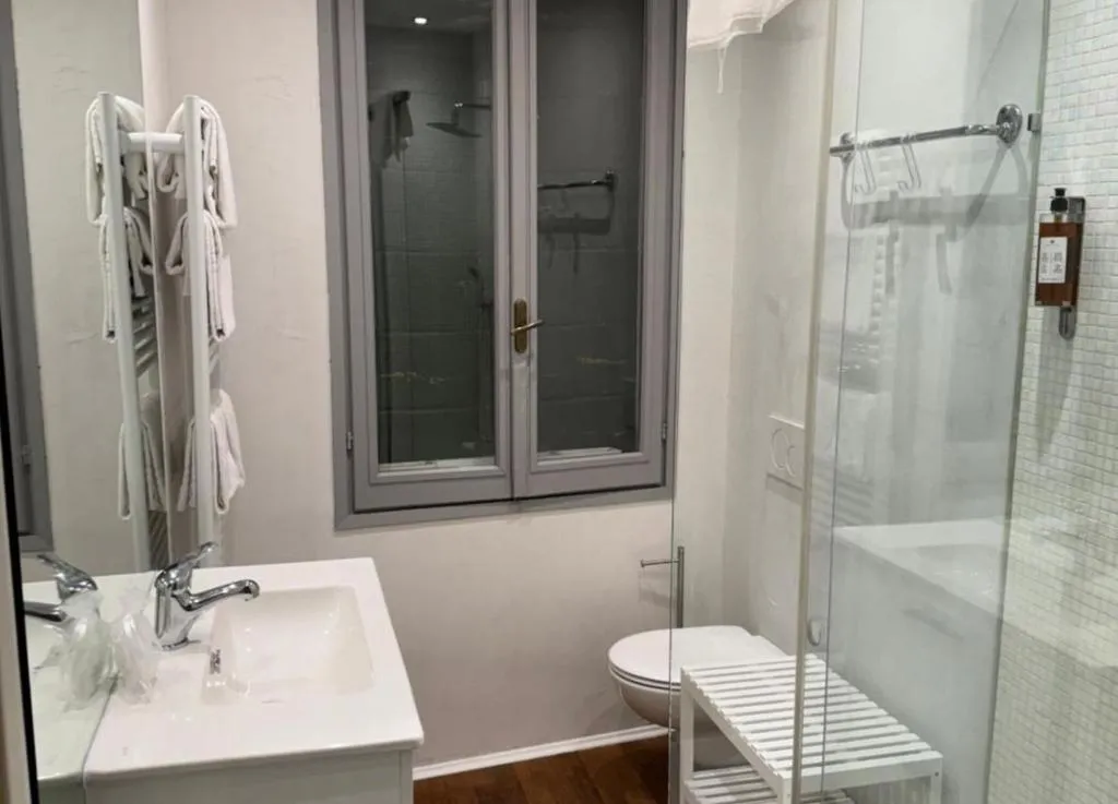 Room, Torino, Venice