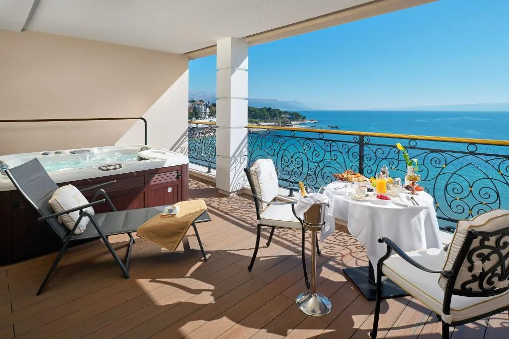 DOUBLE LUXURY SEA VIEW Room, Hotel Villa Harmony, Split