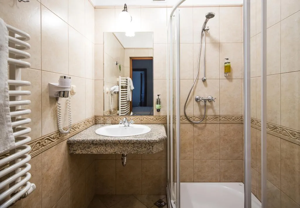 APARTMENT CAPACITY 4 TWO BEDROOMS Room, Aparthotel Basztowa, Krakow