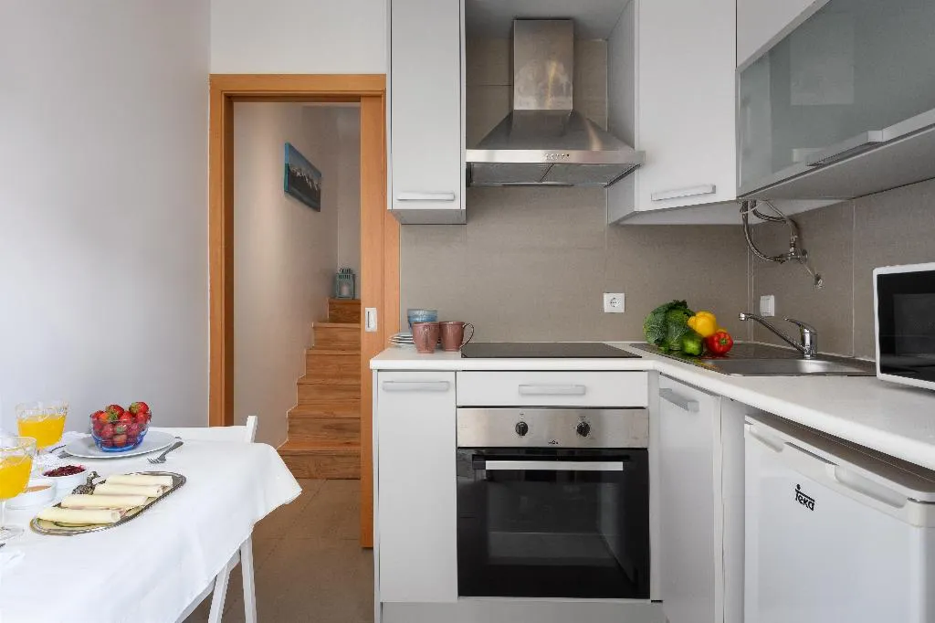 APARTMENT DUPLEX Room, Alfama Yellow House, Lisbon