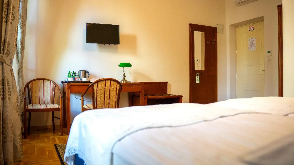 TWIN STANDARD Room, Polonia Hotel, Krakow