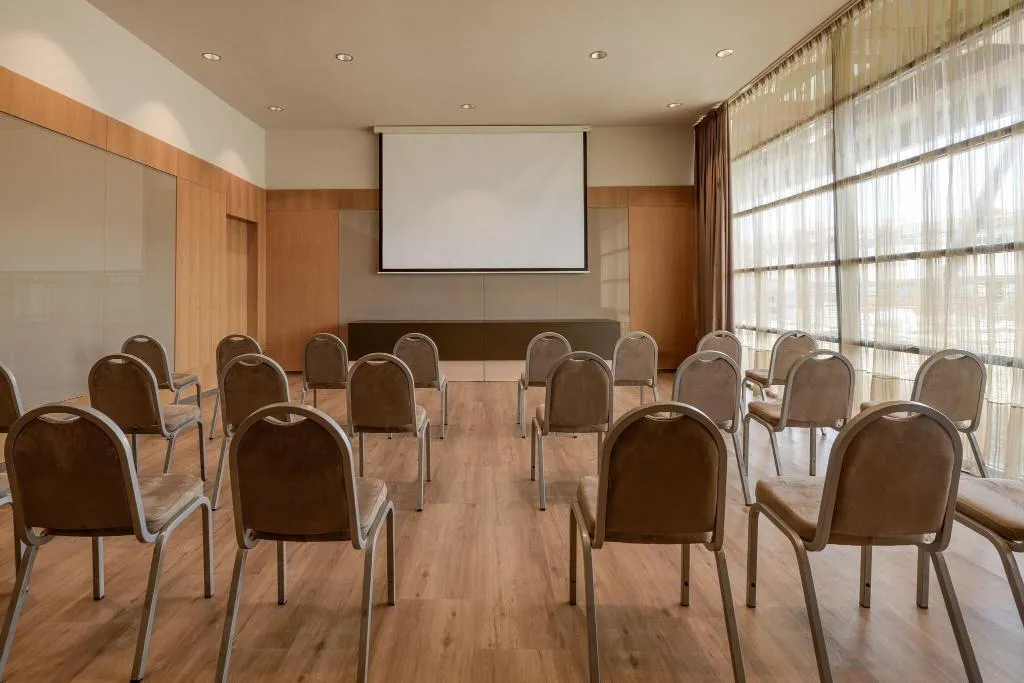 Conferences, AC Barcelona Diagonal D'Illa, Barcelona