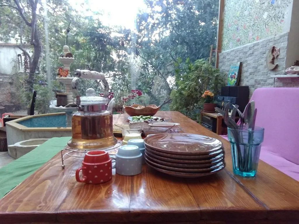 Restaurant, Lotus Garden Hostel, Izmir