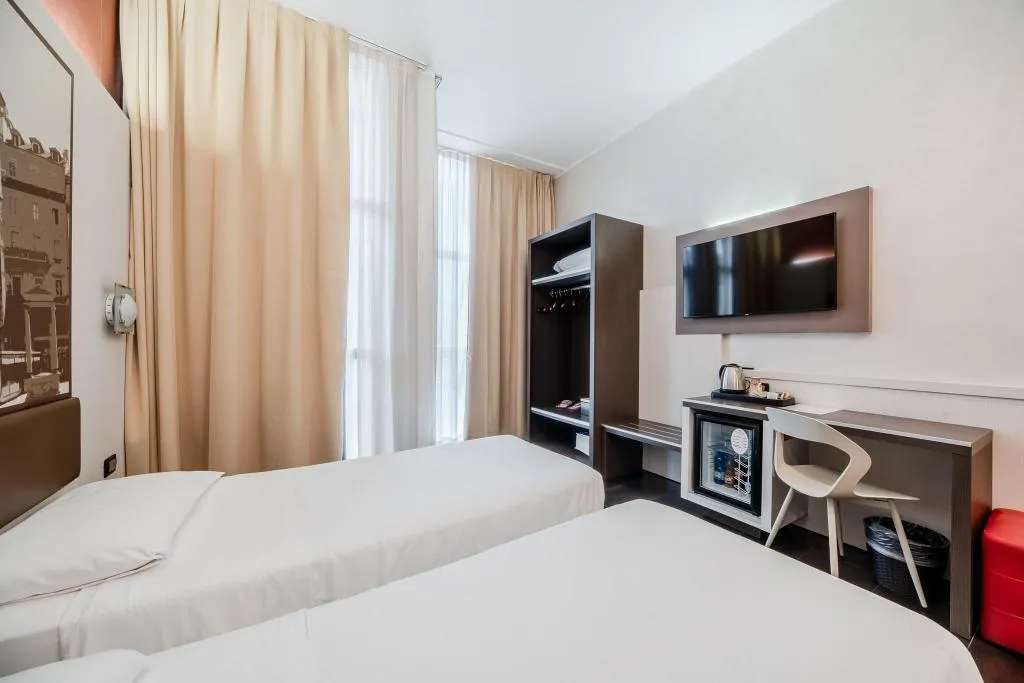 TWIN DELUXE CANAL VIEW Room, Hotel Milano Navigli, Milan