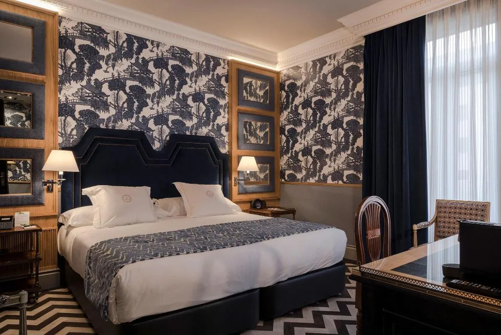 DOUBLE SUPERIOR QUEEN BED Room, Relais & Châteaux Heritage Madrid, Salamanca