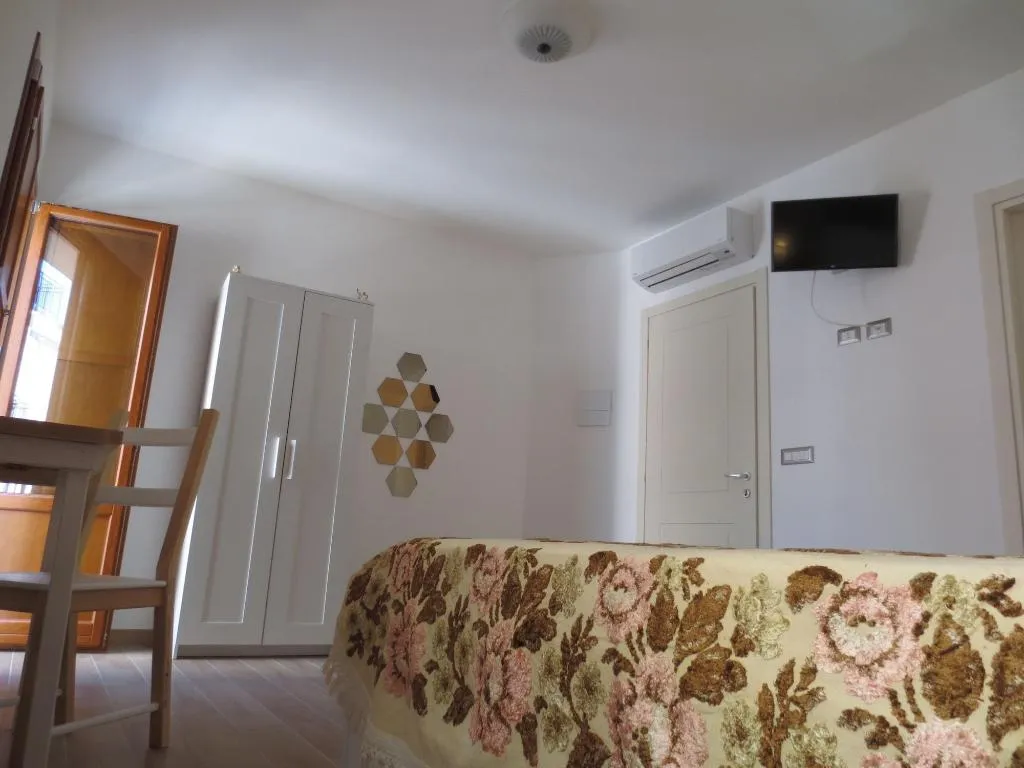 Room, B&B Vergilia, Catania