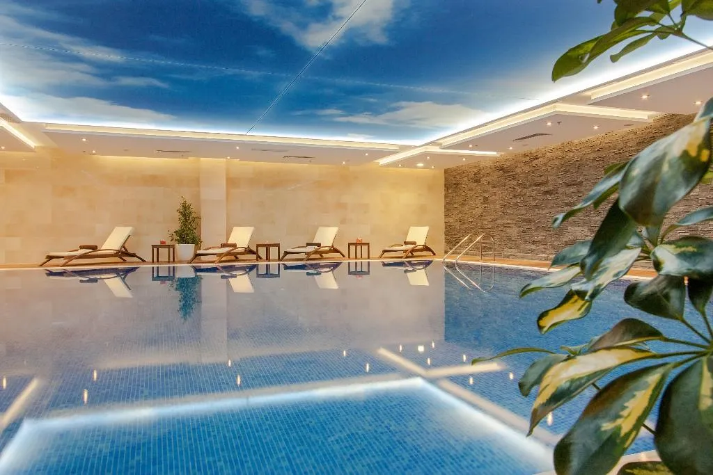 Pool, International Hotel Casino & Tower Suites, Varna