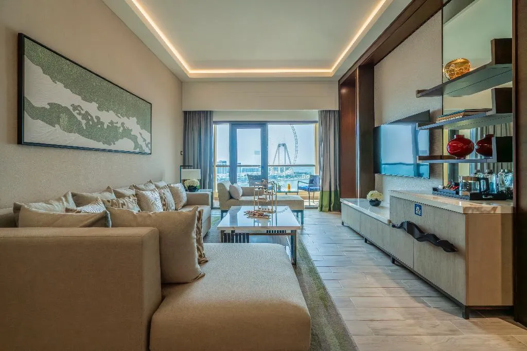 SUITE WITH BALCONY Room, Amwaj Rotana-Jumeirah Beach, Dubai