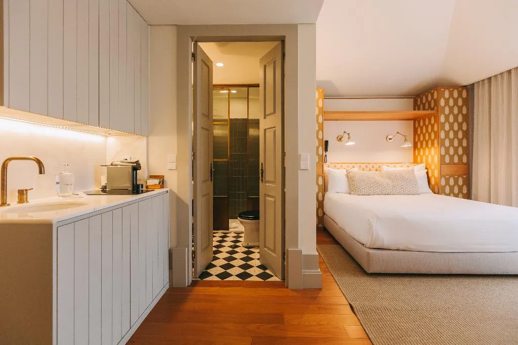Double or Twin CLASSIC WITH BALCONY Room, Torel Saboaria, Porto