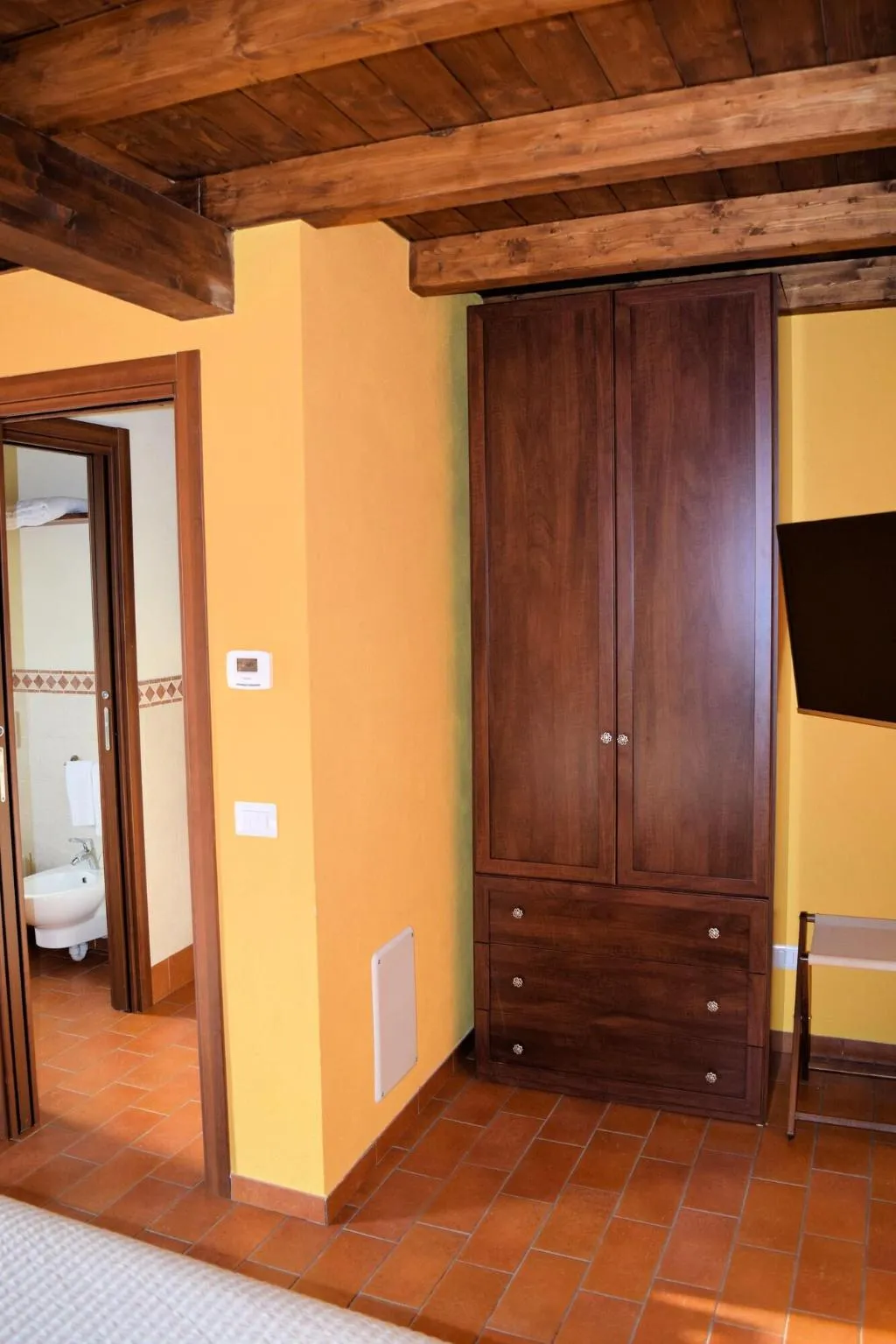 Room, Corte Certosina, Milan