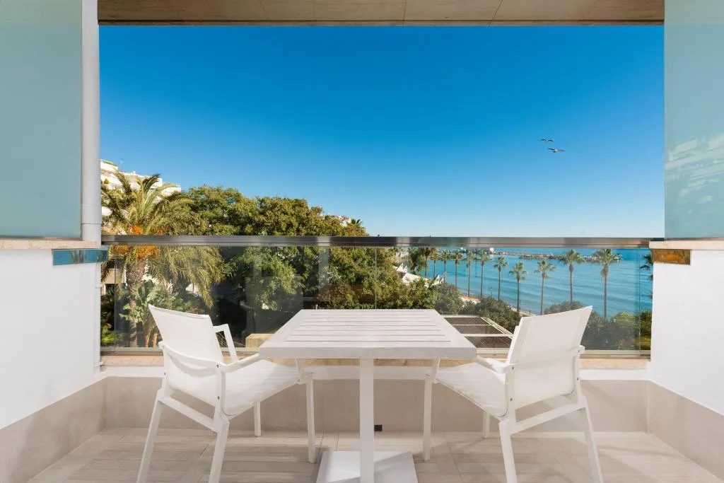 TWIN PARTIAL SEA VIEW Room, Amàre Beach Hotel Marbella, Costa Del Sol