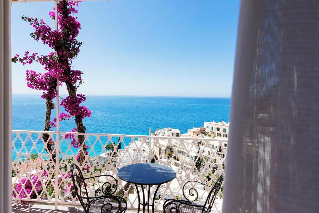 Double or Twin SEA VIEW WITH TERRACE Room, La Bizantina, Naples