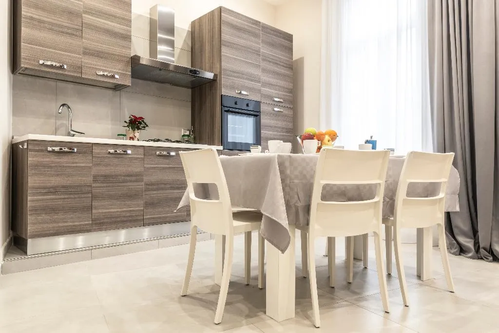 APARTMENT WITH BALCONY Room, Casina Rossa, Naples