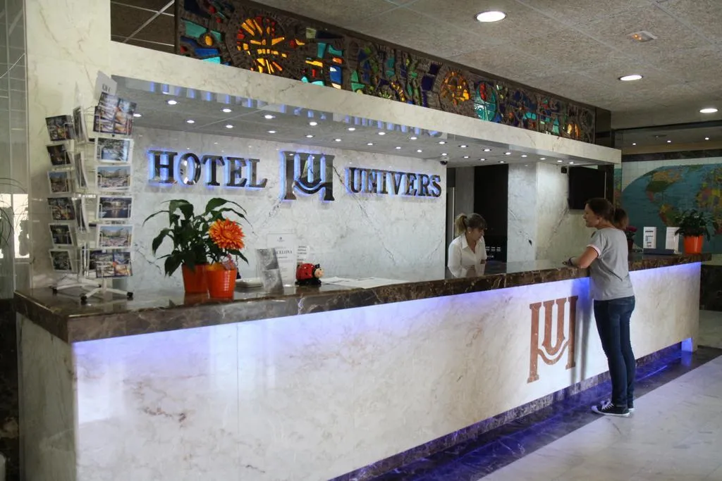 Lobby, Univers, Costa Brava