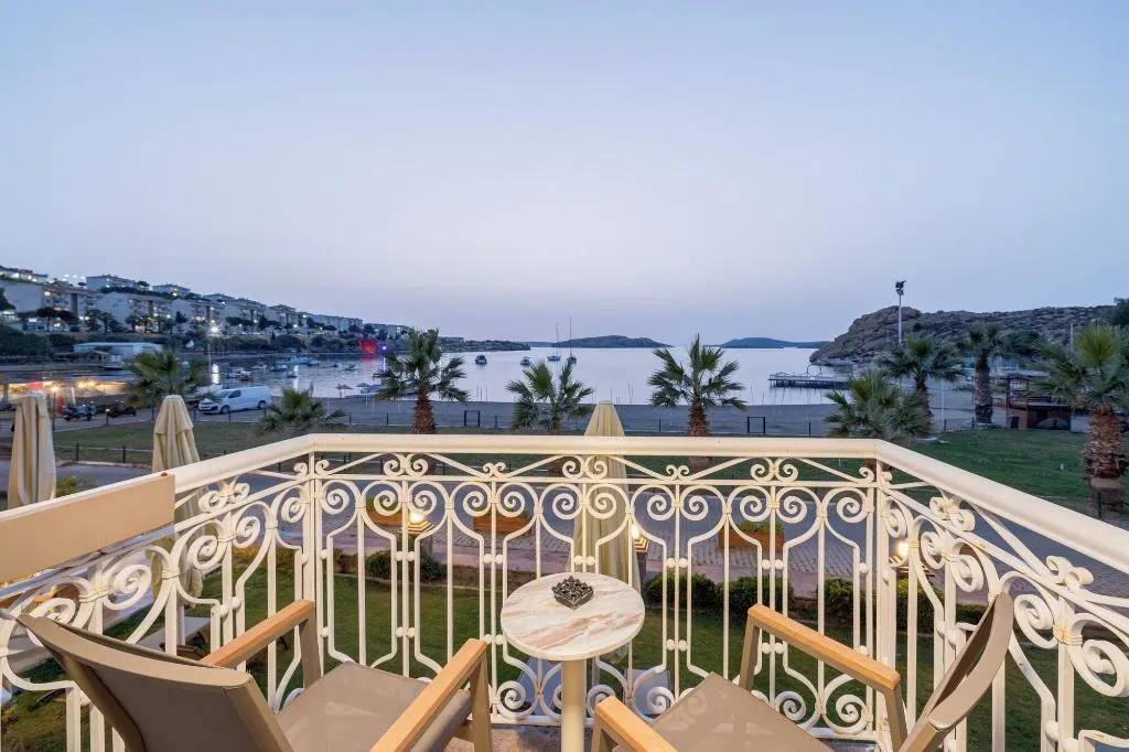 Room, Navali̇a Otel, Izmir