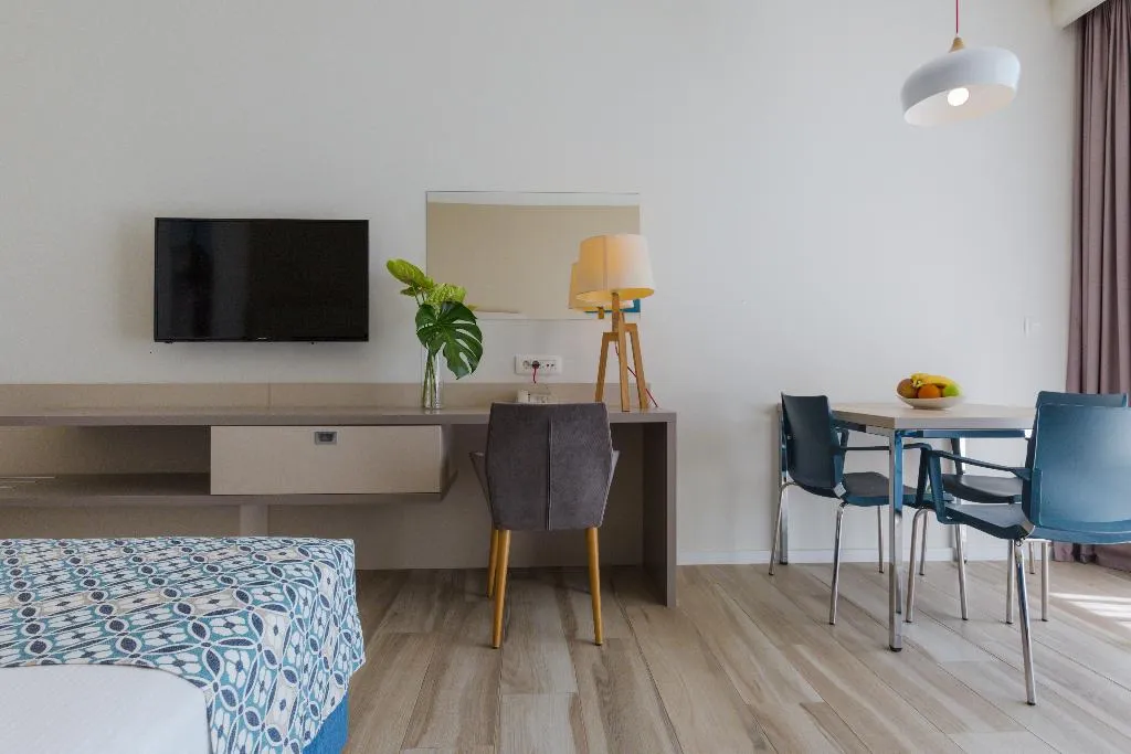 STUDIO POOL VIEW Room, Romana Beach Apartments, Split