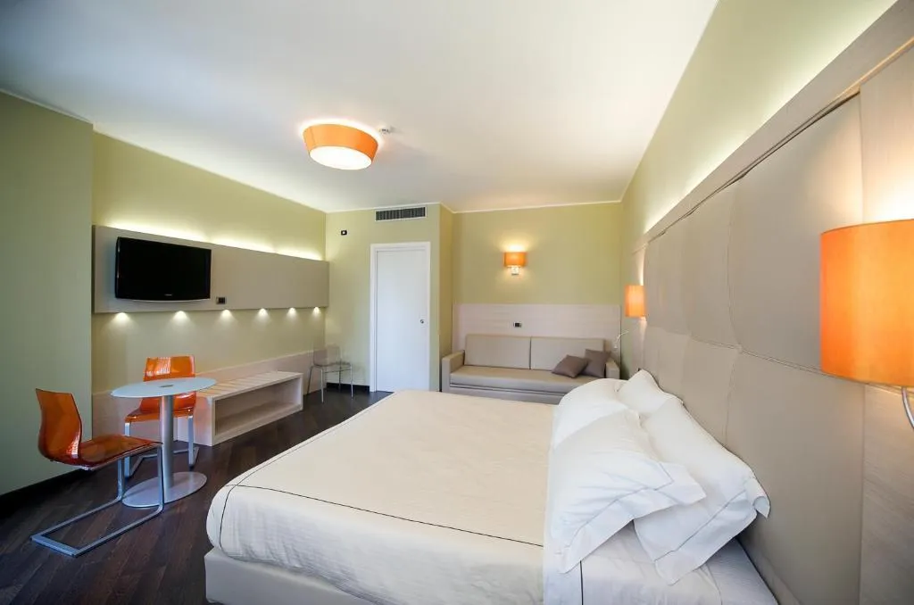 TRIPLE STANDARD Room, Acca Palace, Milan