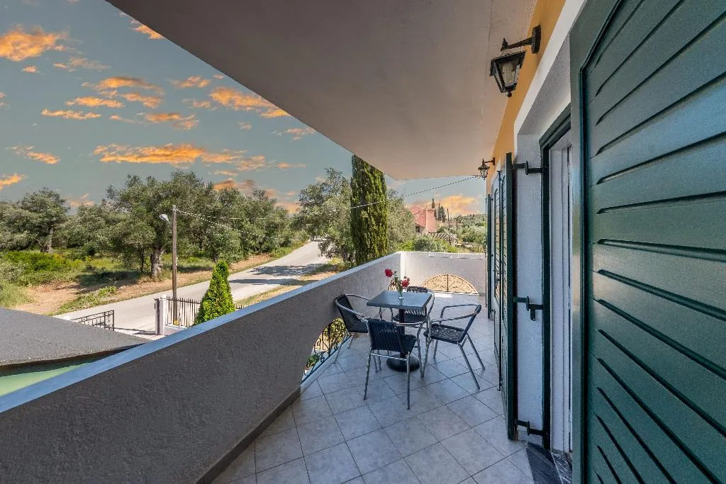 QUADRUPLE POOL VIEW Room, Nikos Villas, Corfu