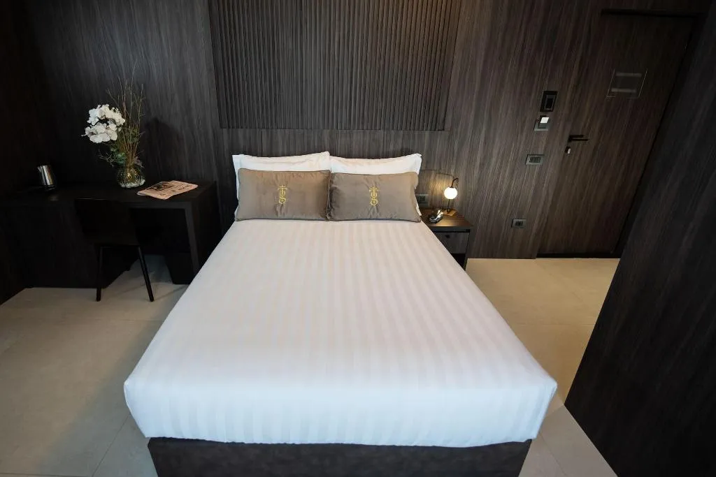 Room, Gold Tower Lifestyle Hotel, Naples