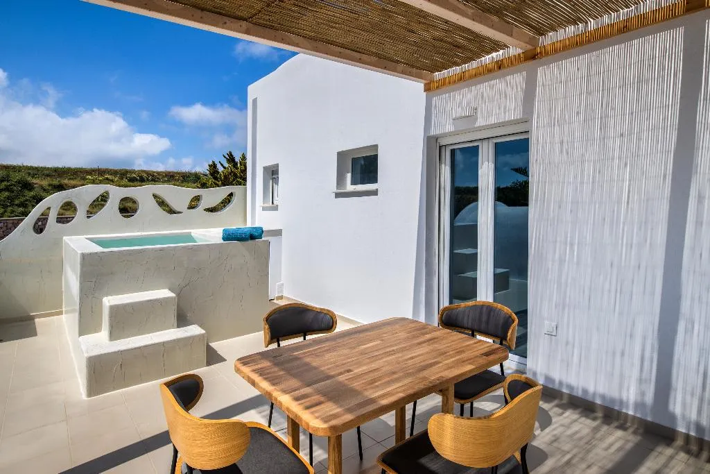SUITE WITH JACUZZI Room, Aelia Luxury Suites, Santorini