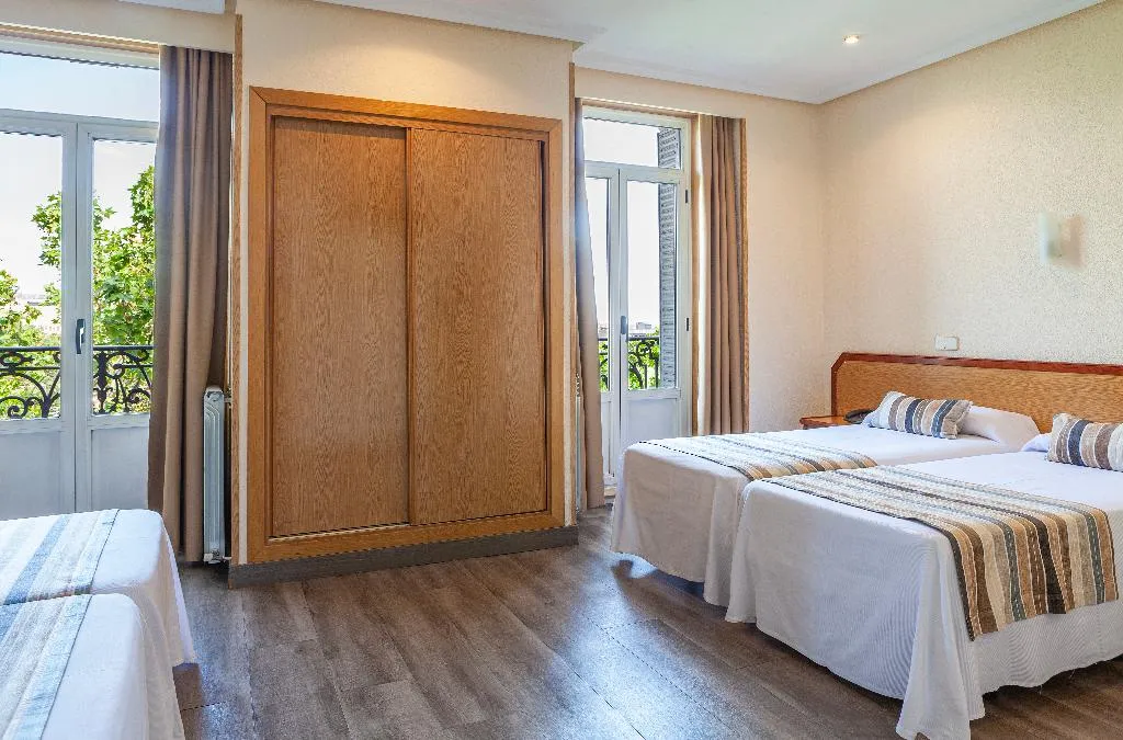 QUADRUPLE STANDARD Room, Mediodia, Madrid
