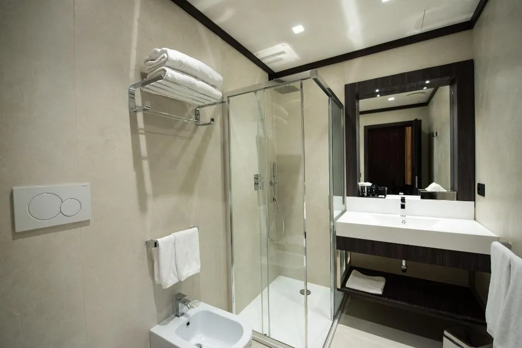 Room, Gold Tower Lifestyle Hotel, Naples