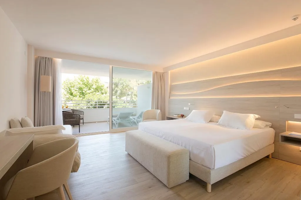 JUNIOR SUITE WITH TERRACE Room, Canyamel Park Hotel & Spa, Majorca