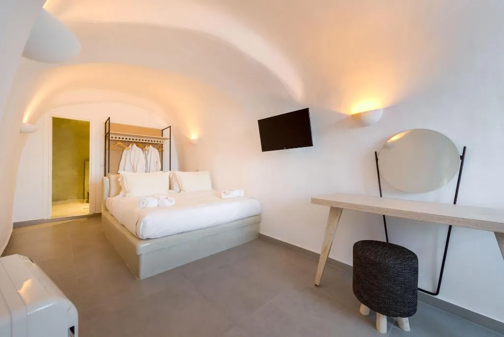 Room, Iriana Suites, Santorini
