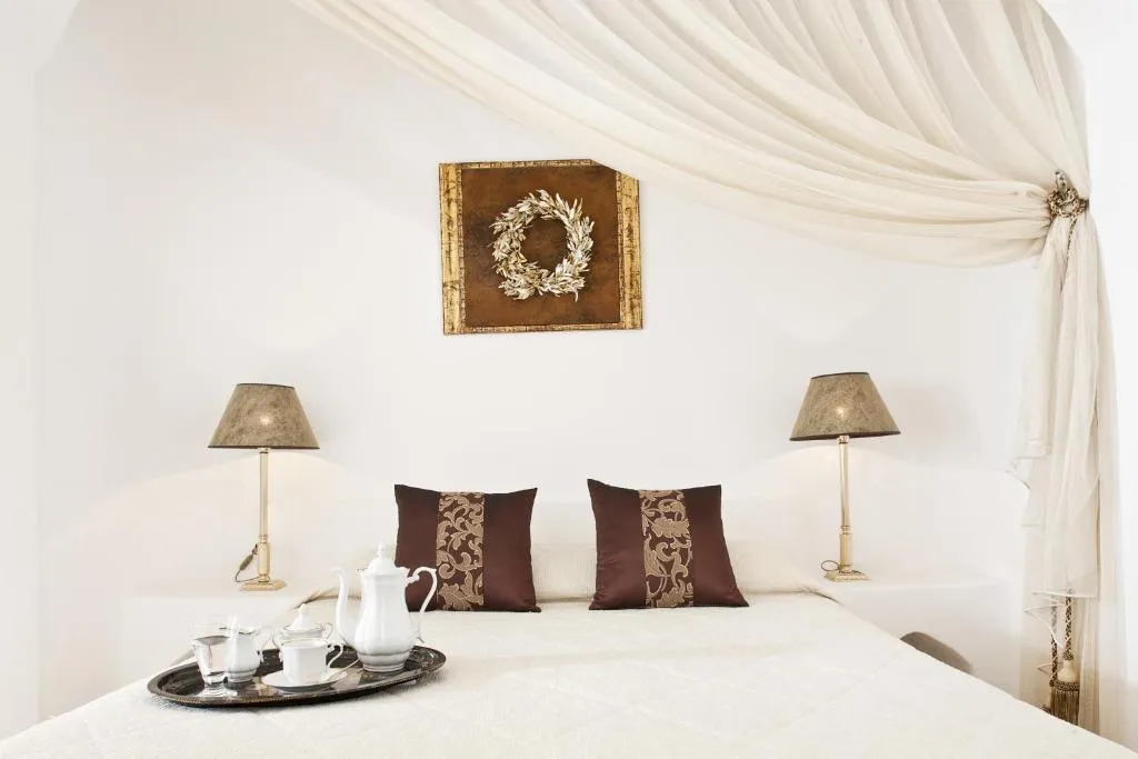 Double or Twin SUPERIOR Room, Avianto Luxury Suites, Santorini